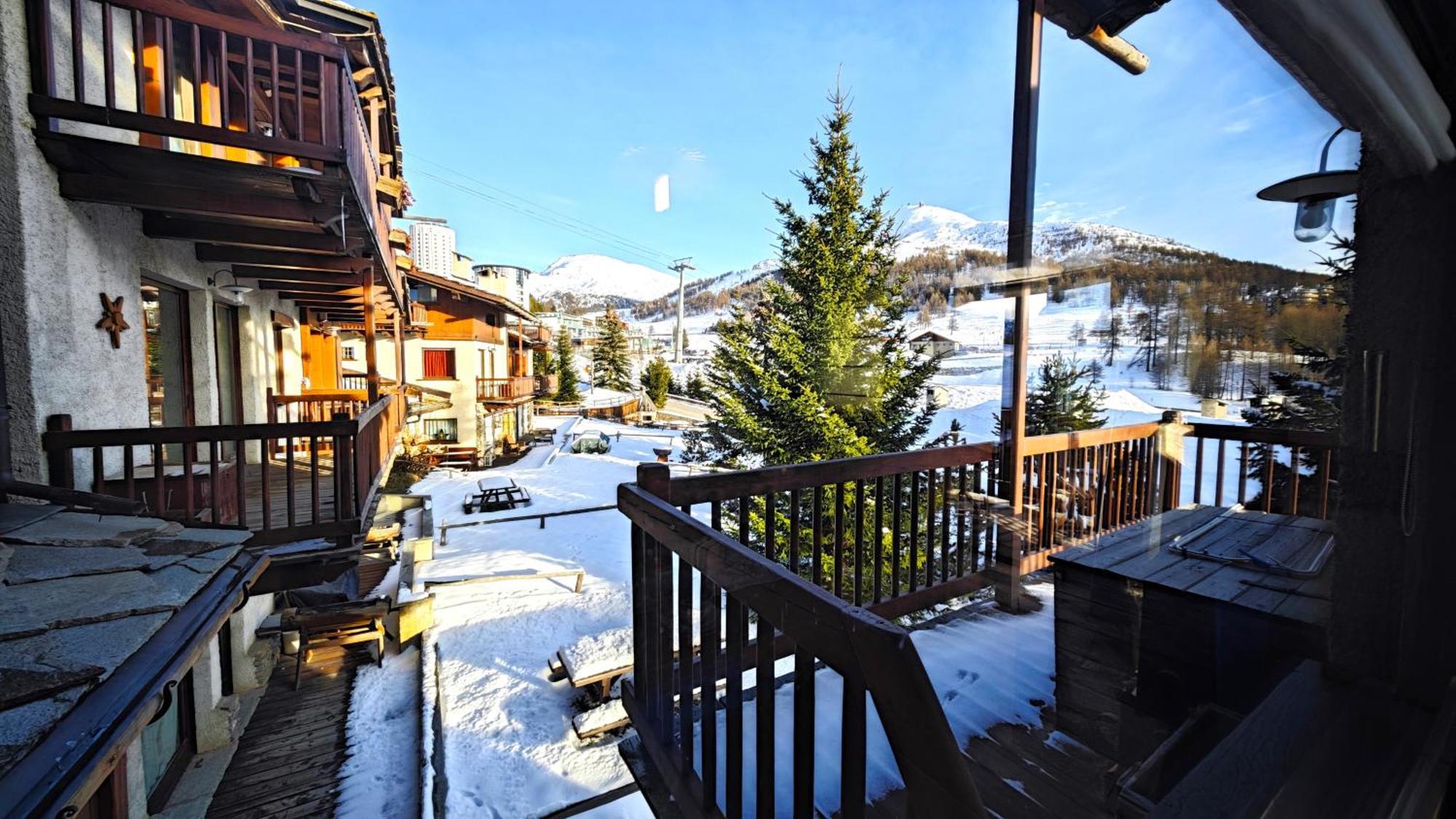 Willa Hostdomus - Imperial Chalet Colle Colle Sestriere Zewnętrze zdjęcie